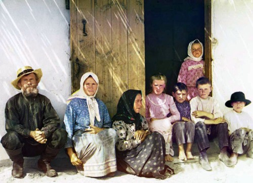Migrant family, ca. 1907-1915.
